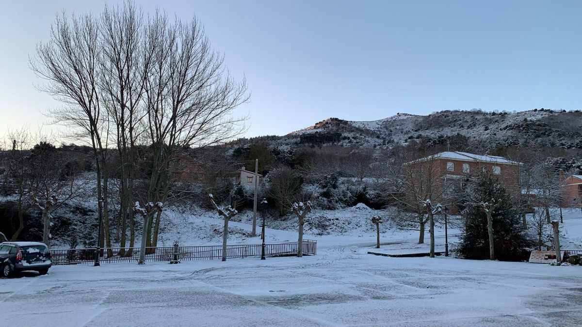 Nevadas en el oeste riojano: el fuerte impacto de la ola polar en La Rioja