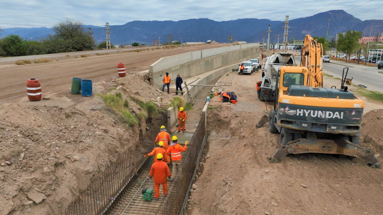 Obras viales en La Rioja: Vialidad ejecuta tareas simultáneas en toda la provincia