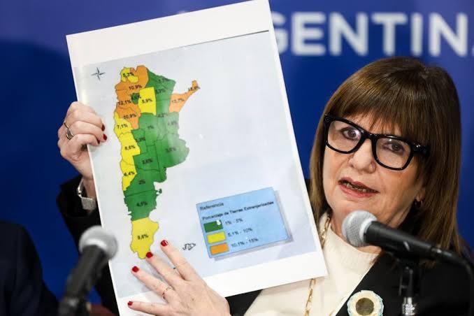 Ley de tierras: Bullrich defiende la reforma pero evita las preguntas clave