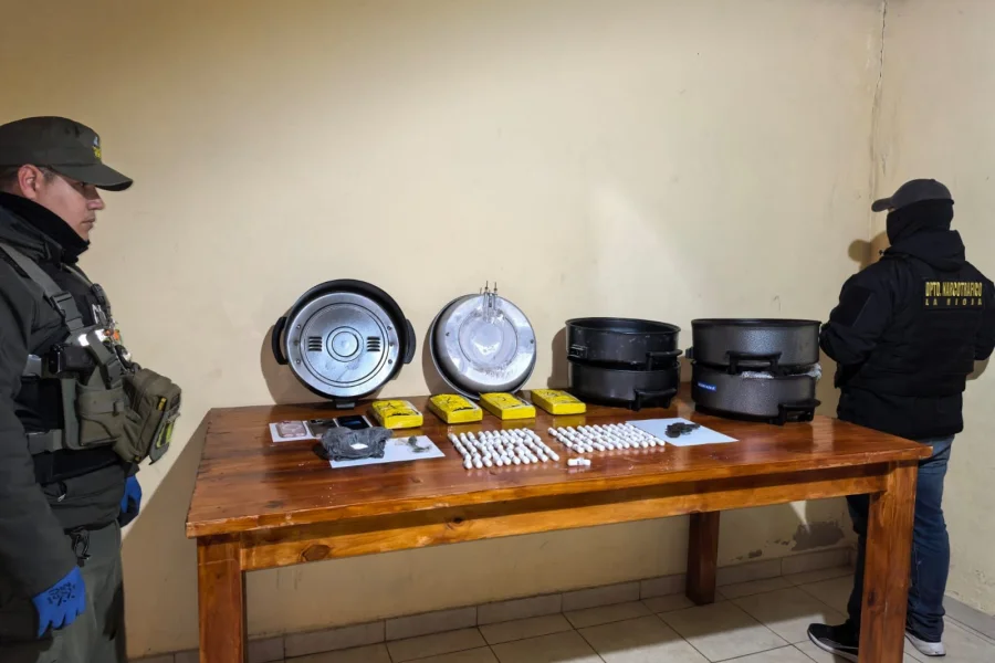 Cocaína en La Rioja: tres allanamientos y una pareja detenida