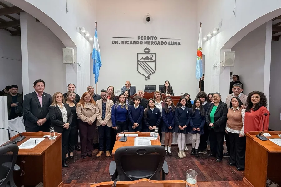 Alumnos riojanos presentaron sus proyectos en el Concejo