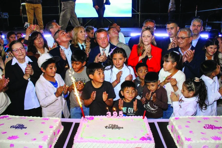 Nonogasta festejó 395 años con entregas y el predio para Club Unión