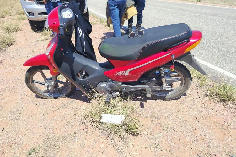 Accidente en Ruta 27: una pareja cayó por reventón de cubierta
