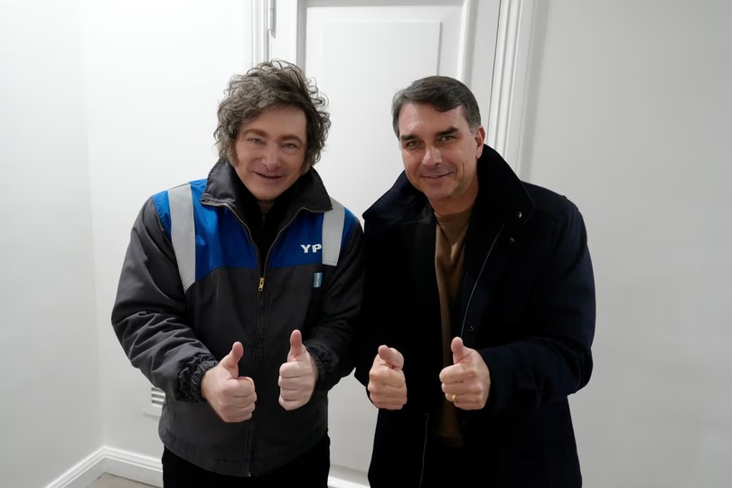 Diputados exigen explicaciones por la fuga de Bolsonaro y el silencio ante Lula