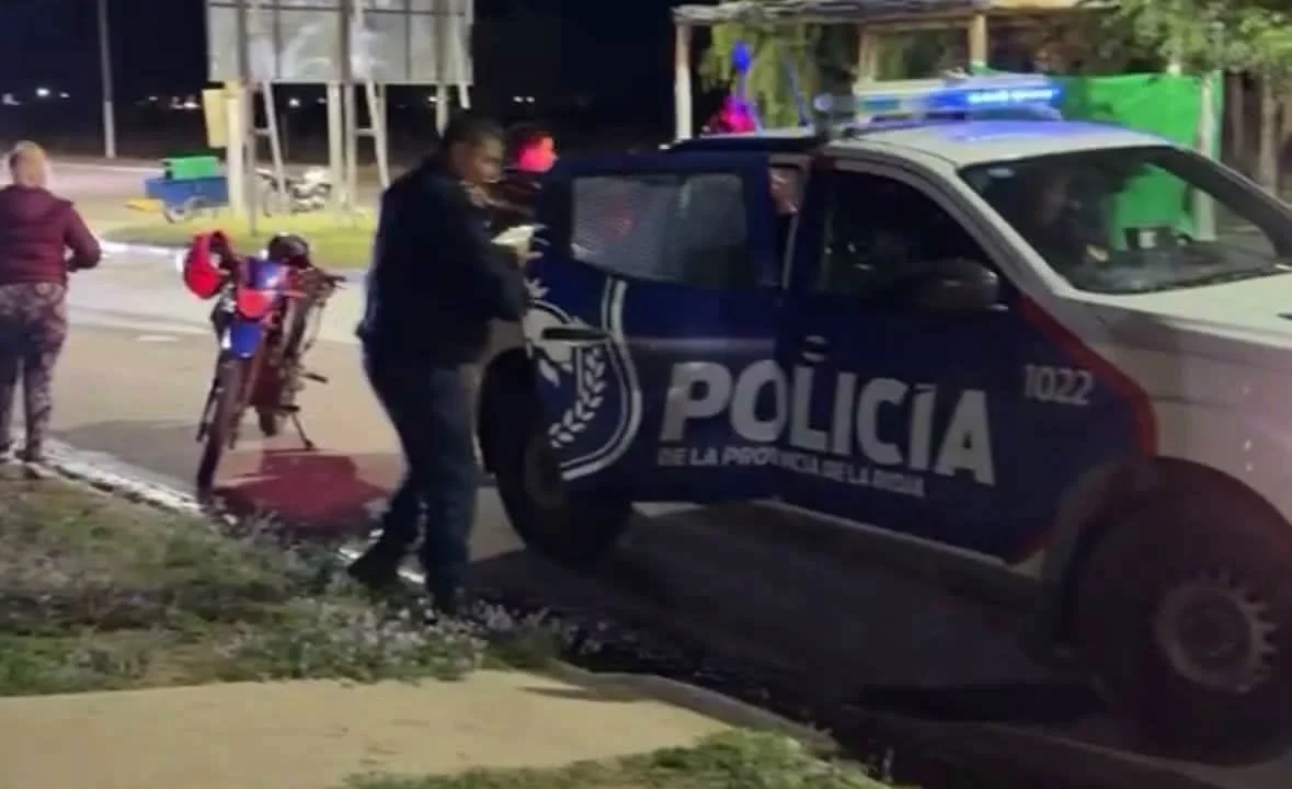 Niño solo en el monte: un vecino lo siguió hasta que llegó la policía