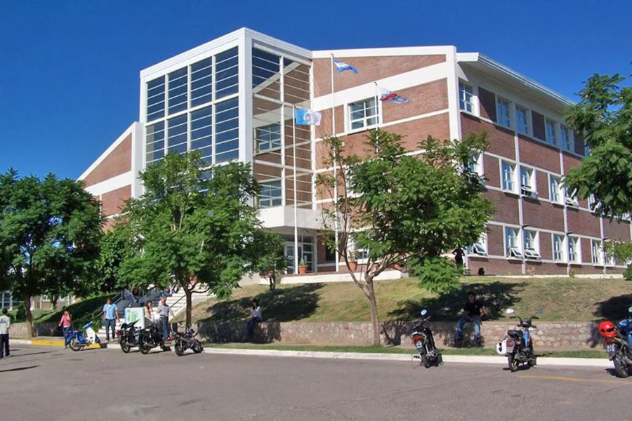 Paro docente universitario: UNLaR y UTN La Rioja adhieren