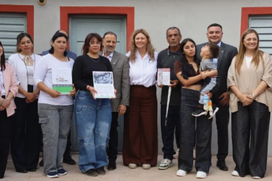 Familias de Patquía reciben viviendas del Plan Angelelli