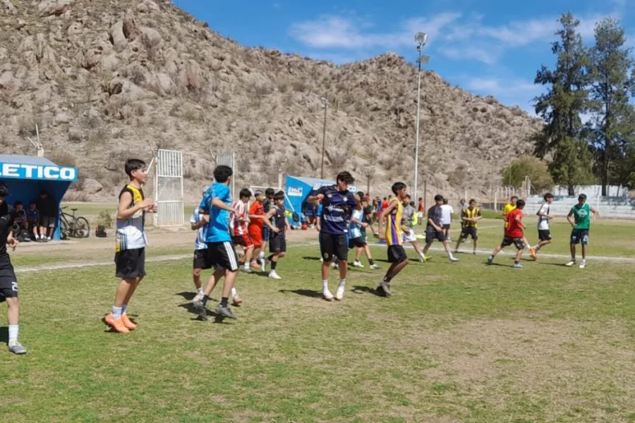 Diez chileciteños irán a probarse en Belgrano de Córdoba
